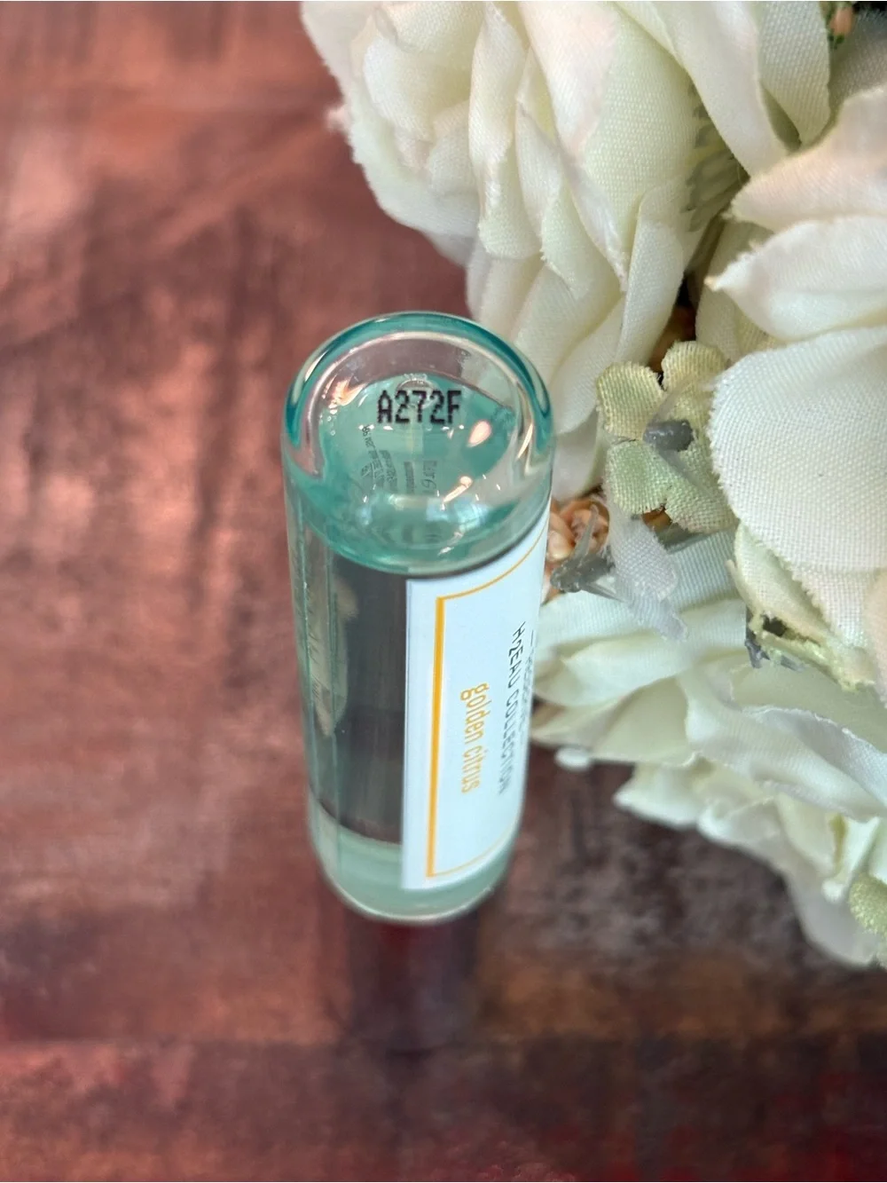 New CLEAN RESERVE Mini Fragrance ROLLERBALL in GOLDEN CITRUS H2EAU!